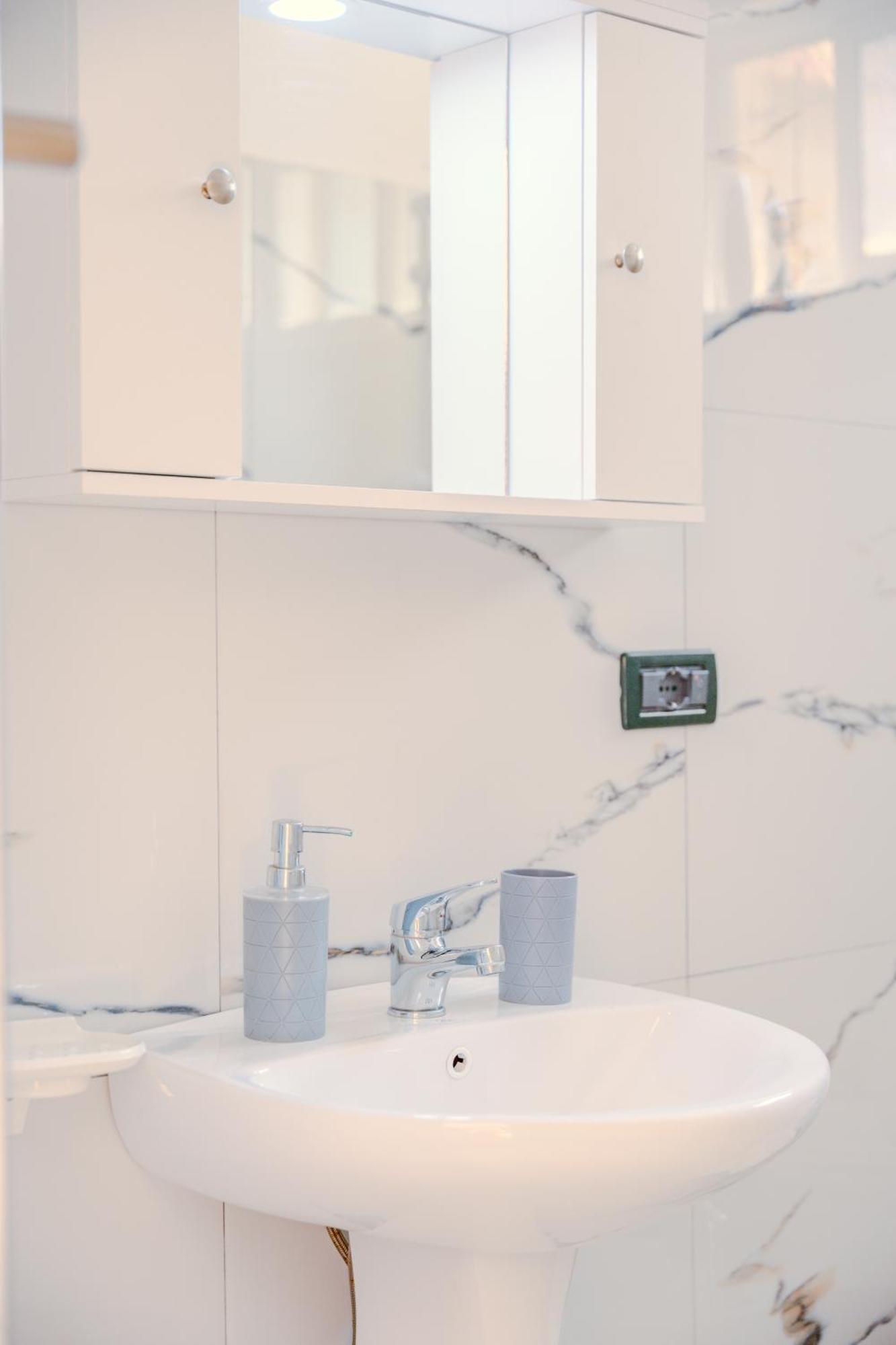 Bejart Apartment 5 Тирана Екстер'єр фото